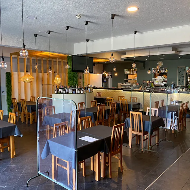 Menosum - Restaurante Garrafeira