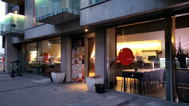 Sushi Train (Tryggvagata 13)