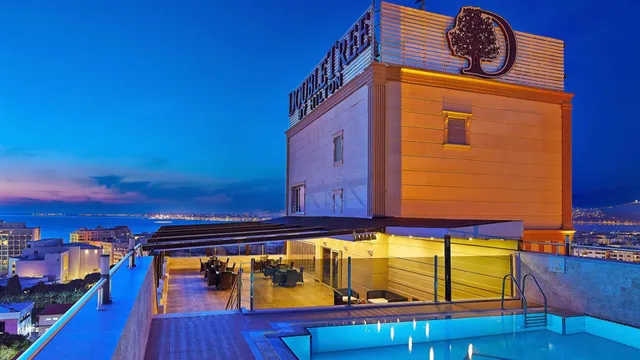 DoubleTree by Hilton Izmir - Alsancak