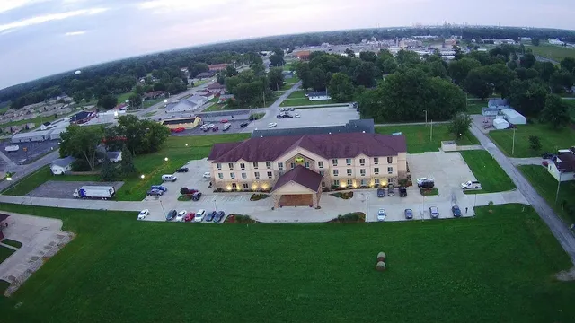 Country View Inn & Suites
