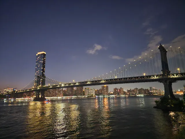 Vista Point Manhattan and Brooklyn bridges