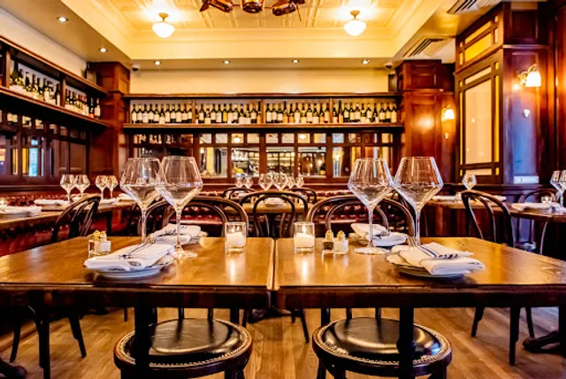 Vin Sur Vingt Wine Bar - DC