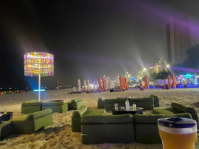 Malibu Beach Club - Seaside Chill & Cocktails