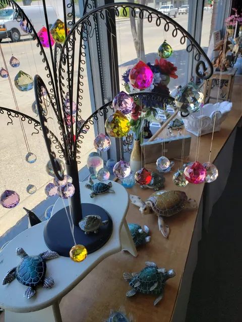 Holes in the Wall - Mailboxes, Shipping Gifts & More