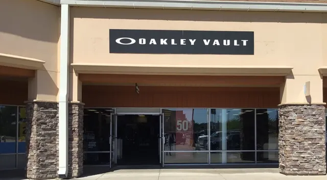 OAKLEY VAULT