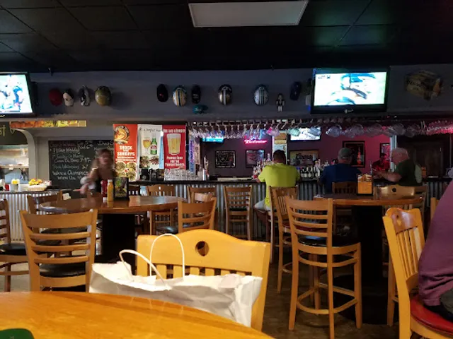 The Clubhouse Bar & Grill