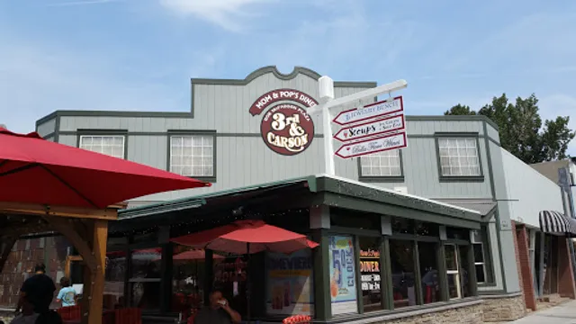 Mom & Pop's Diner