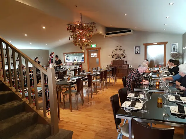 De GRAND Thai Restaurant and Bar