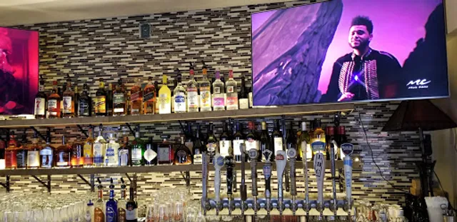 Teton Kitchen Elmwood . Asian Tapas , Bar & Sushi