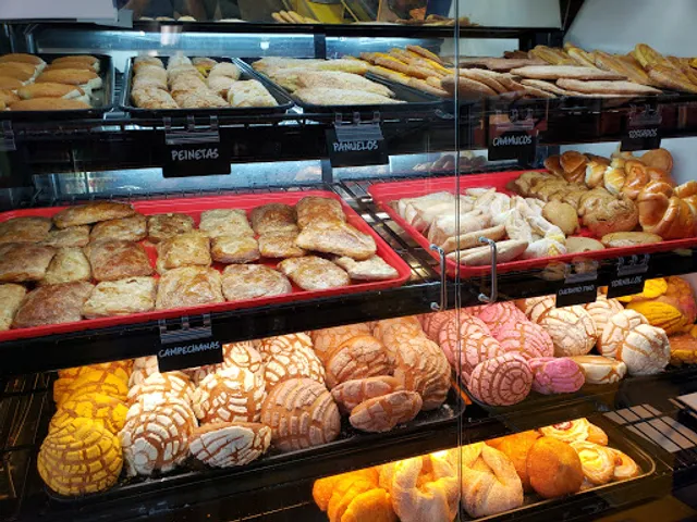 El Folklor Bakery
