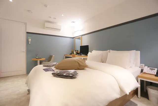 Yaja Hwajeong Station