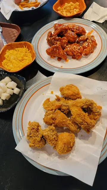 BBQ치킨 인천문학점 (Cafe)