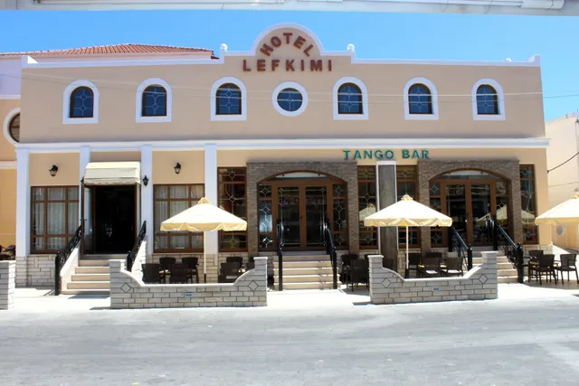 Lefkimi Hotel