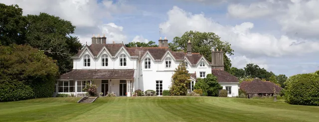 Hollybank House (book direct for best prices)