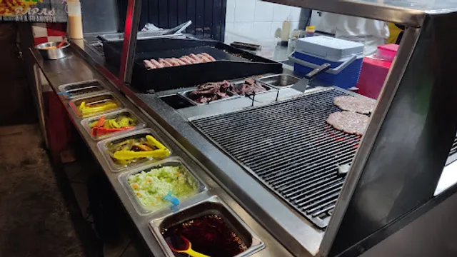 "Hot Dogs Y Hamburguesas Pancho"