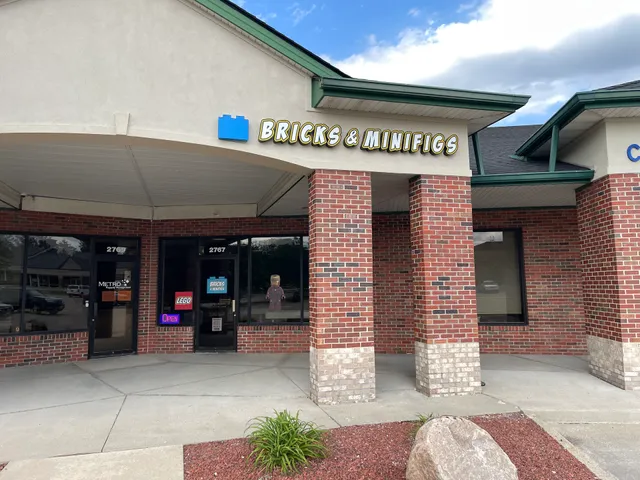 Bricks & Minifigs Des Moines
