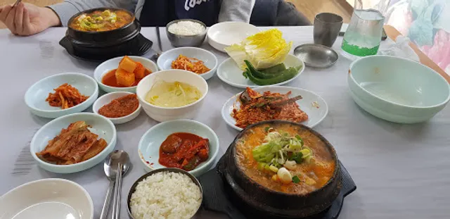 궁전뼈다구탕식당