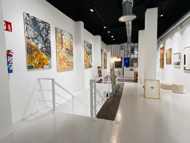 La CENTRAL Art Gallery