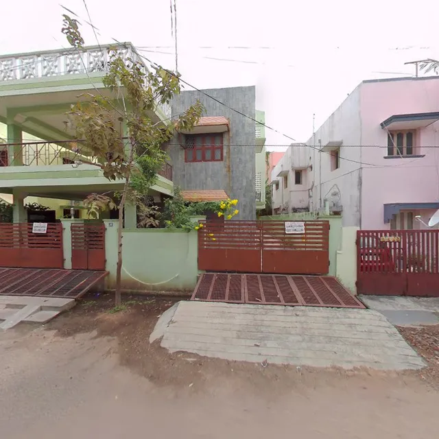 OYO Home 78062 Modern Studio