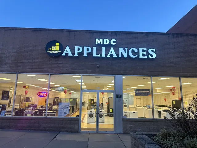 Moon Distributor Center