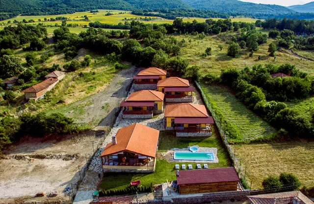 Етно-комплекс "Поп Грую Бански"