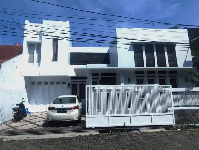 White Villa Belgareti @KiaraCondong