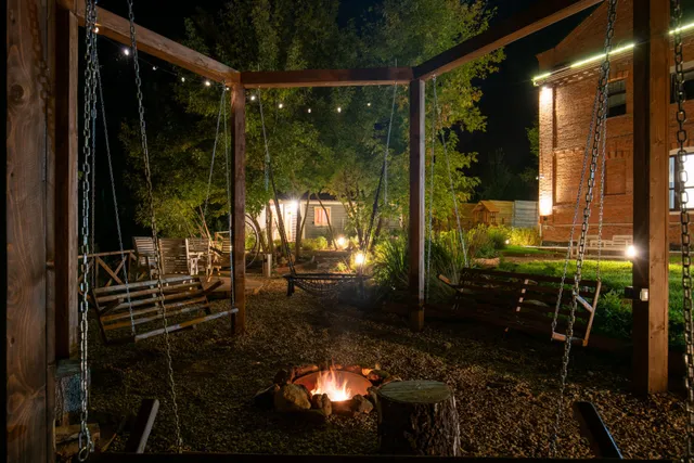 Отель Снегирь