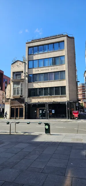 New Oxford House Apartments By Happy Days