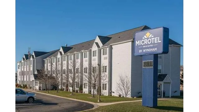Microtel Inn & Suites by Wyndham Rochester North Mayo Clinic