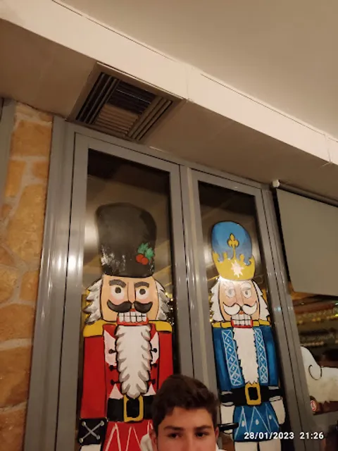 Μεζεδοκαφεποτείο Ό Μίμης και Η Άννα