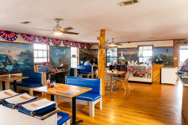 Fisherman's Point Marina & Lighthouse Cafe