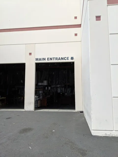 Nader's Furniture Carson Clearance Center