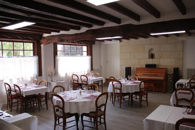 Logis Hotel Restaurant Le Petit Trôo du Cheval Blanc