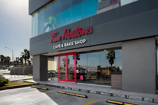 Tim Hortons Vía Puerta de Hierro