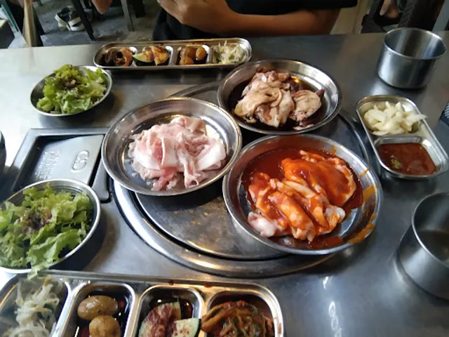 Mr.kim's samgyeopsal & Unli Wings / Señor K resto bar