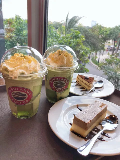 Highlands Coffee The Manor