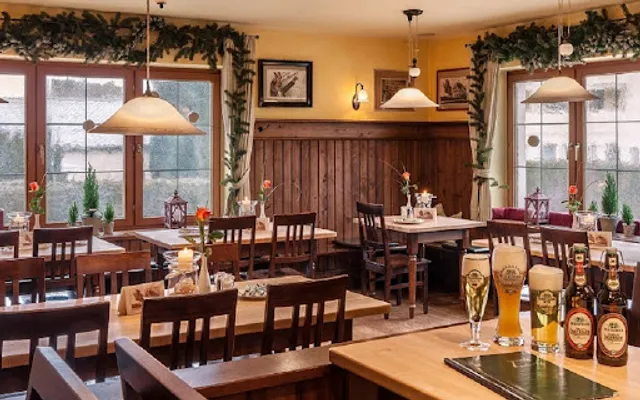 Gasthof Eberle - Restaurant und Hotel Kirchheim bei München