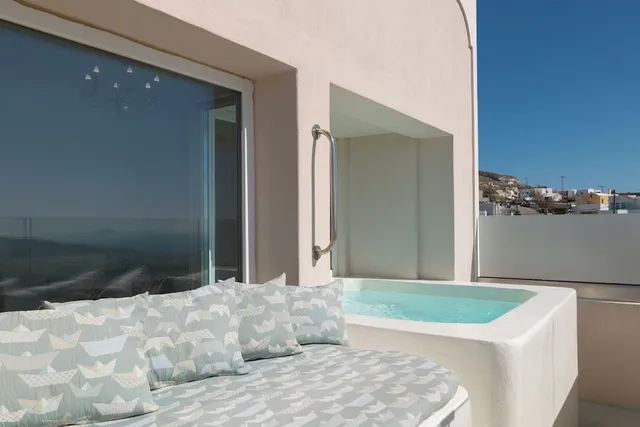 Cinnamon Suites Santorini