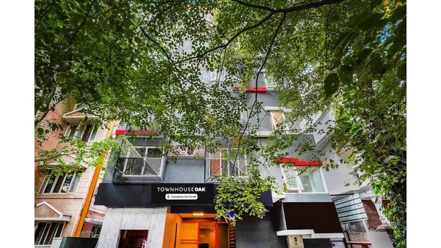 Super Townhouse Oak Indiranagar