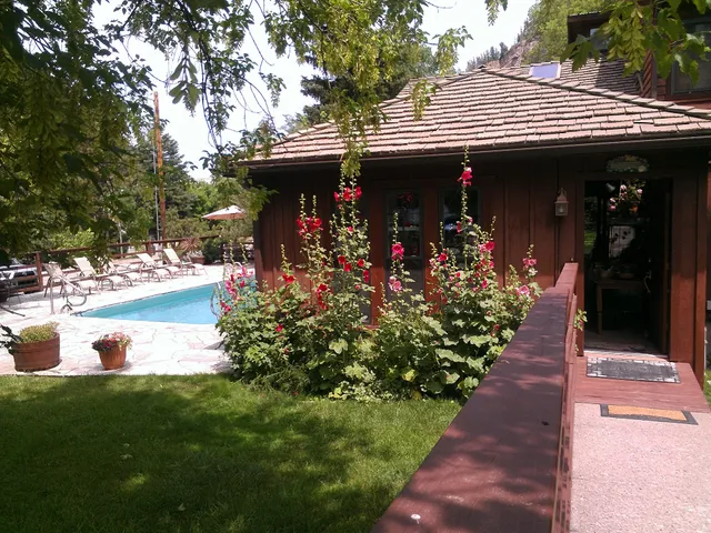 Wiesbaden Hot Springs Spa & Lodgings