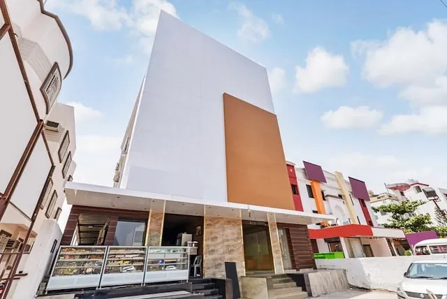 OYO The Paradise Inn