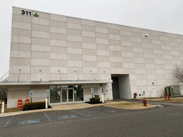 Crate & Barrel Warehouse