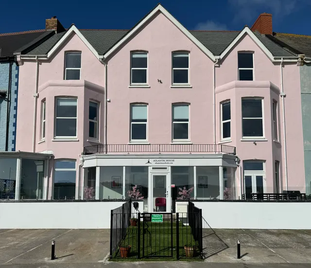 Atlantic House Bude - Whole house holiday let