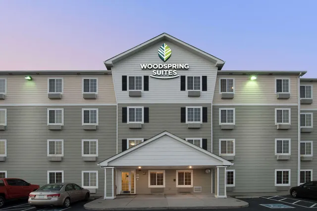 WoodSpring Suites Evansville East