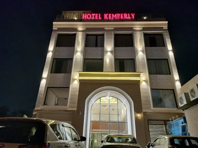 The Kemberly Hotel - Best Hotel in Kalka-Shimla Highway Zirakpur