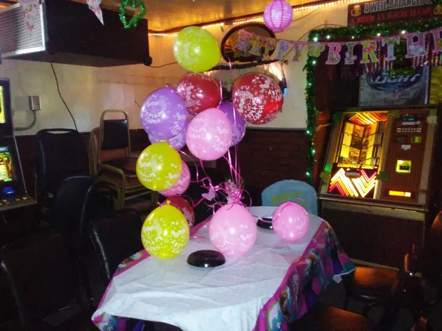 Stub’s Home Plate Lounge