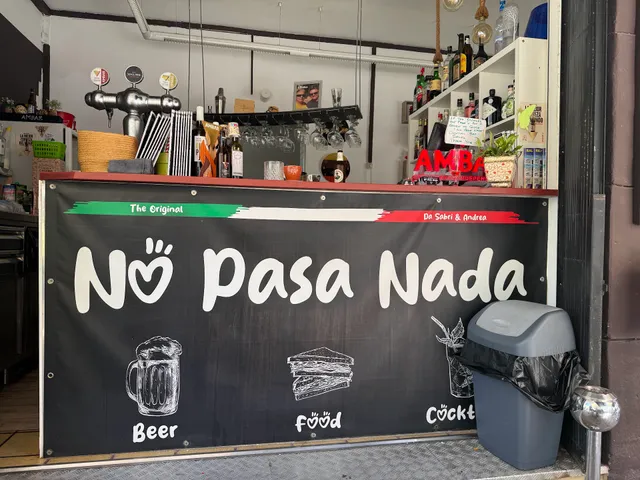No pasa nada cocktail bar
