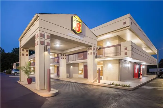 Super 8 by Wyndham Commerce