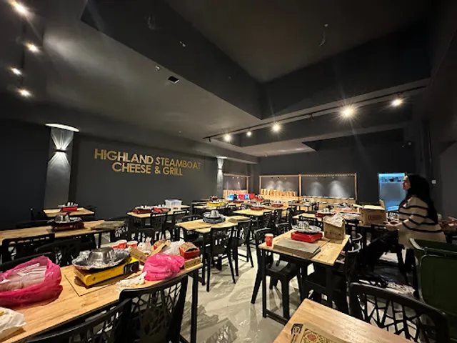 Highland Steamboat Cheese & Grill 1