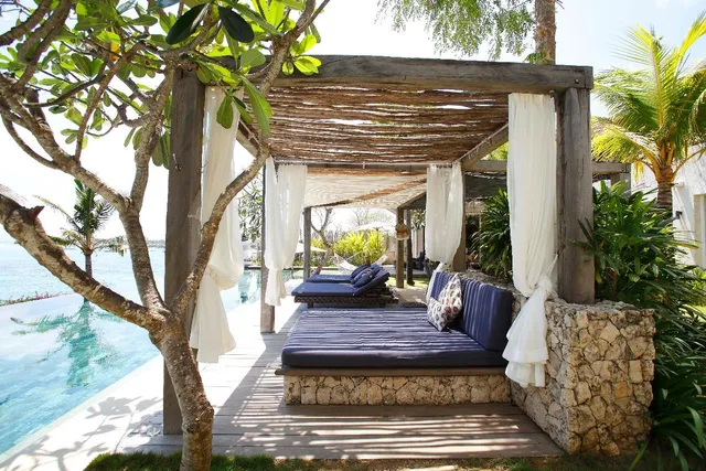 OPERA VILLA LEMBONGAN